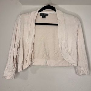 Jessica Howard size L cream colored balerro sweater. Barely worn